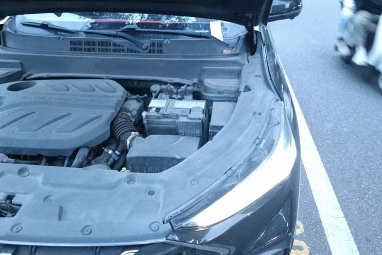 Used CHANGAN OSHAN X5 2022 1.5T DCT Xiake Edition Engine Bay Left