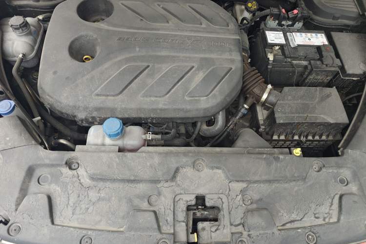 Used CHANGAN OSHAN X5 2022 Sport Edition 1.5T DCT Hurricane Sonic Engine Bay