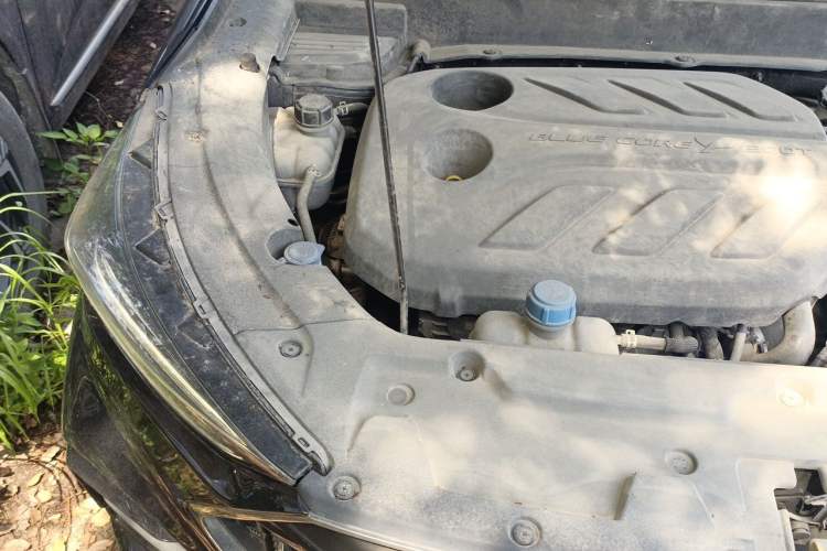 Used CHANGAN OSHAN X5 2022 1.5T DCT Xiake Edition Engine Bay Right