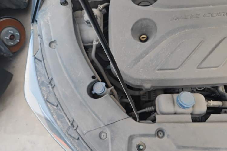Used CHANGAN OSHAN X5 2022 Sport Edition 1.5T DCT Hurricane Sonic Engine Bay Right