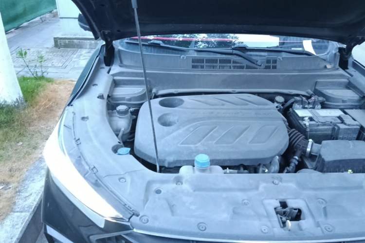 Used CHANGAN OSHAN X5 2022 1.5T DCT Xiake Edition Engine Bay Right