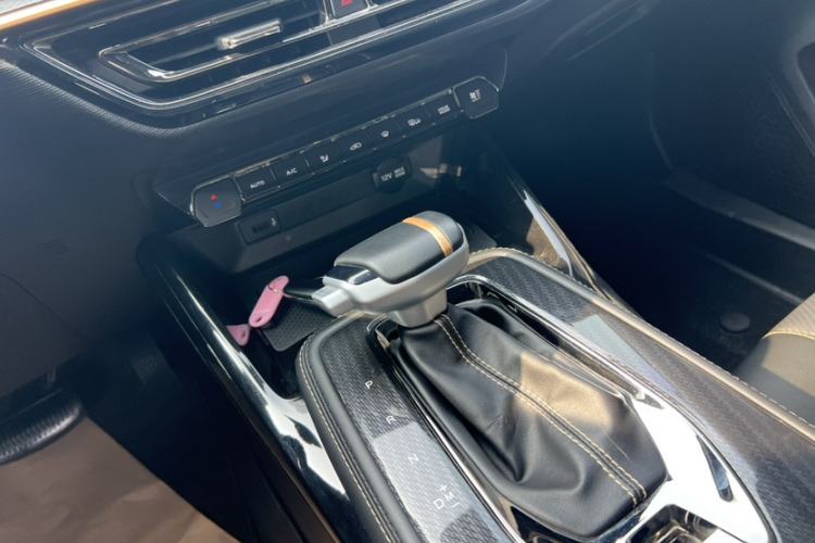 Used CHANGAN OSHAN X5 2022 1.5T DCT Xiake Edition Gear Lever