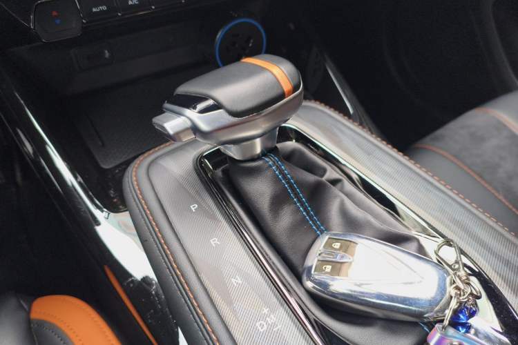 Used CHANGAN OSHAN X5 2022 Sport Edition 1.5T DCT Hurricane Sonic Gear Lever