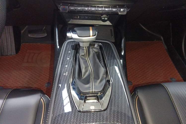 Used CHANGAN OSHAN X5 2022 1.5T DCT Xiake Edition Gear Lever