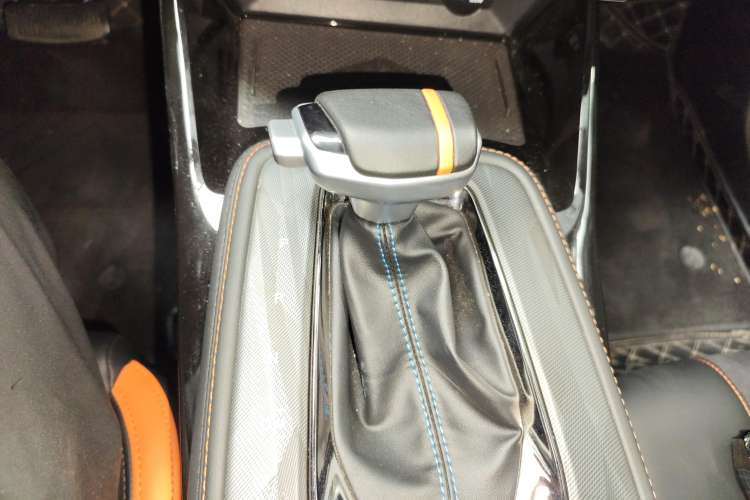 Used CHANGAN OSHAN X5 2022 Sport Edition 1.5T DCT Cyclone Assault Gear Lever
