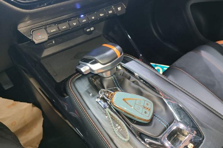 Used CHANGAN OSHAN X5 2022 Sport Edition 1.5T DCT Hurricane Sonic Gear Lever