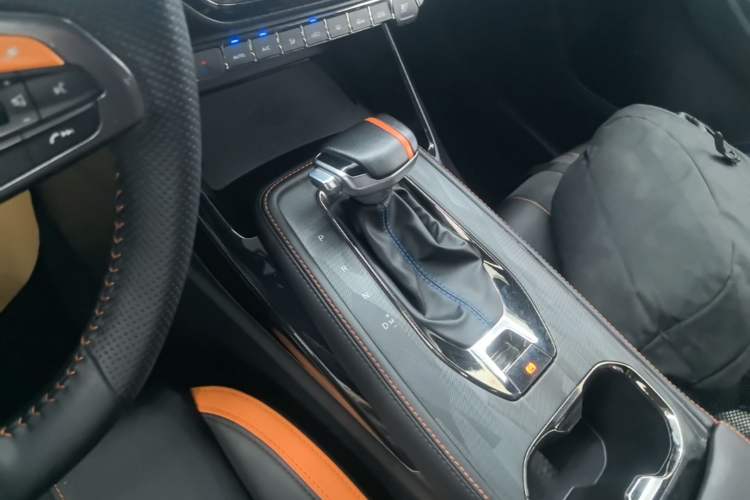 Used CHANGAN OSHAN X5 2022 Sport Edition 1.5T DCT Hurricane Sonic Gear Lever