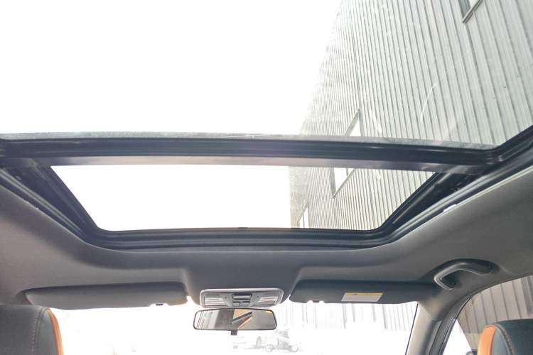 Used CHANGAN OSHAN X5 2022 Sport Edition 1.5T DCT Cyclone Assault Headliner