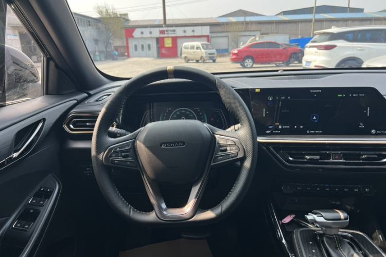 Used CHANGAN OSHAN X5 2022 1.5T DCT Xiake Edition Interior 2