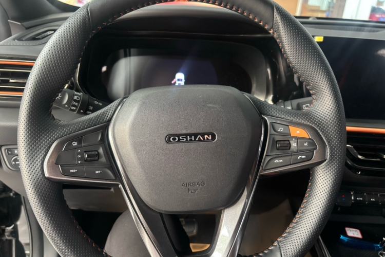Used CHANGAN OSHAN X5 2022 Sport Edition 1.5T DCT Hurricane Sonic Interior 2
