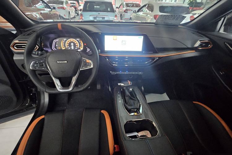 Used CHANGAN OSHAN X5 2022 Sport Edition 1.5T DCT Hurricane Sonic Interior 3