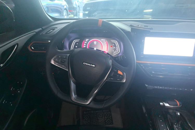 Used CHANGAN OSHAN X5 2022 Sport Edition 1.5T DCT Hurricane Sonic Interior 4
