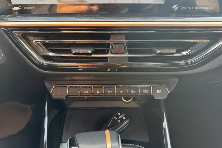 Used CHANGAN OSHAN X5 2022 1.5T DCT Xiake Edition Interior 4