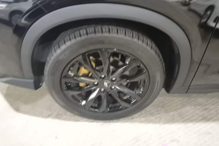 Used CHANGAN OSHAN X5 2022 1.5T DCT Xiake Edition Left Front Wheel Hub