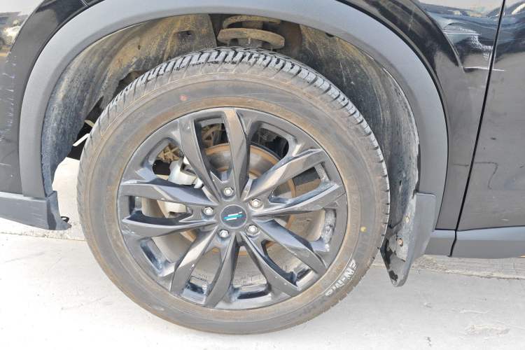 Used CHANGAN OSHAN X5 2022 Sport Edition 1.5T DCT Cyclone Assault Left Front Wheel Hub