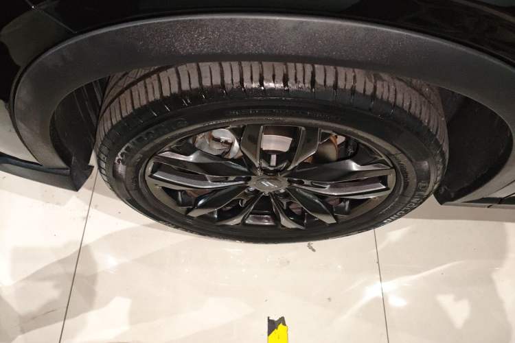 Used CHANGAN OSHAN X5 2022 Sport Edition 1.5T DCT Cyclone Assault Left Front Wheel Hub