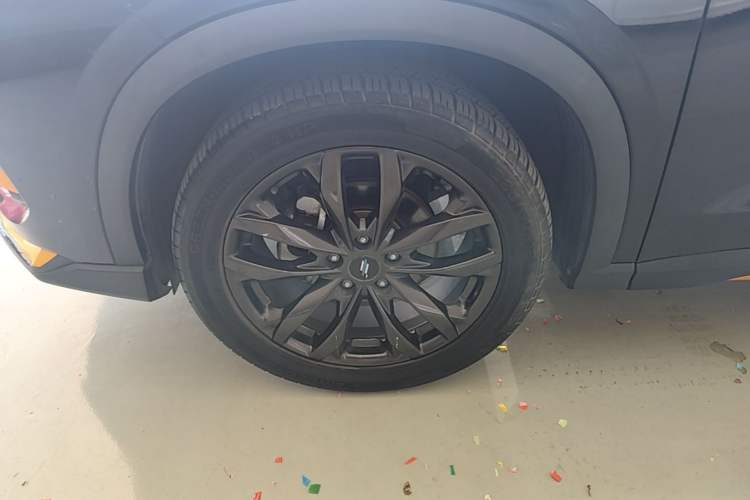 Used CHANGAN OSHAN X5 2022 Sport Edition 1.5T DCT Cyclone Assault Left Front Wheel Hub