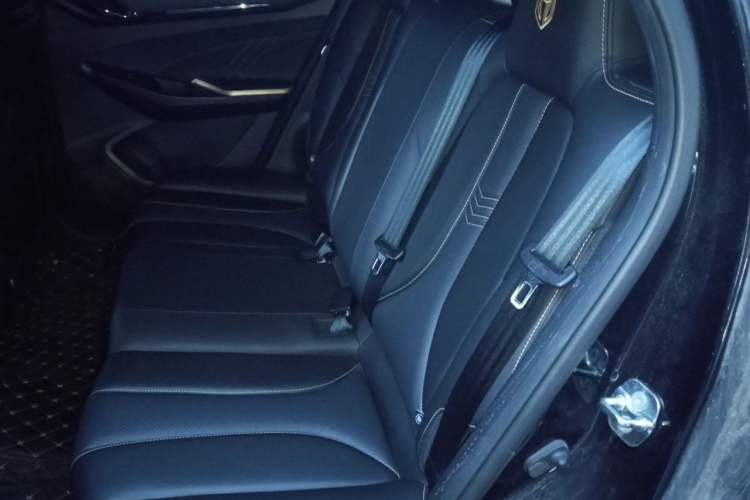 Used CHANGAN OSHAN X5 2022 1.5T DCT Xiake Edition Left Rear Seat