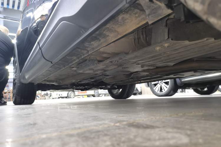 Used CHANGAN OSHAN X5 2022 1.5T DCT Xiake Edition Left Side Sill