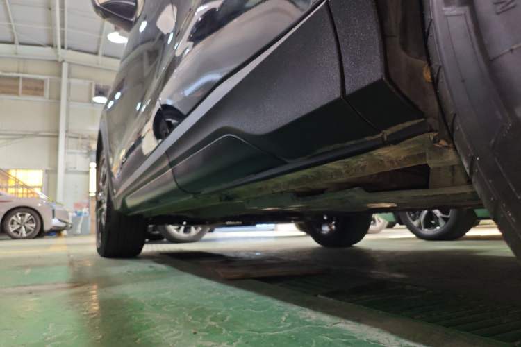 Used CHANGAN OSHAN X5 2022 1.5T DCT Tiger Roar Limited Edition Left Side Sill