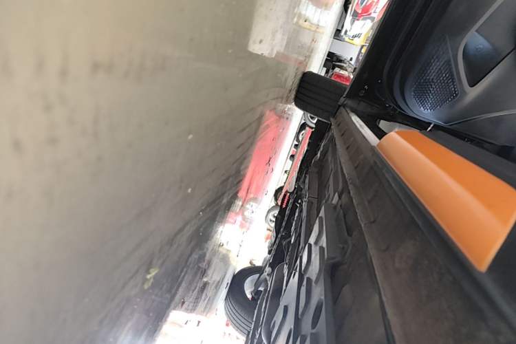 Used CHANGAN OSHAN X5 2022 Sport Edition 1.5T DCT Cyclone Assault Left Side Sill