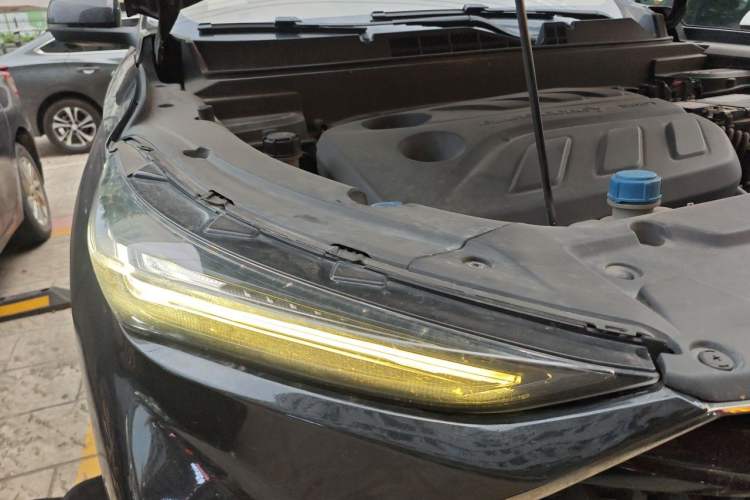 Used CHANGAN OSHAN X5 2022 1.5T DCT Xiake Edition Right Front Headlight