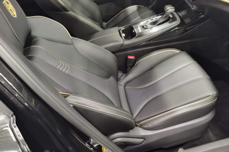 Used CHANGAN OSHAN X5 2022 1.5T DCT Xiake Edition Right Front Seat