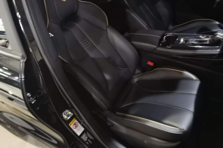 Used CHANGAN OSHAN X5 2022 1.5T DCT Xiake Edition Right Front Seat