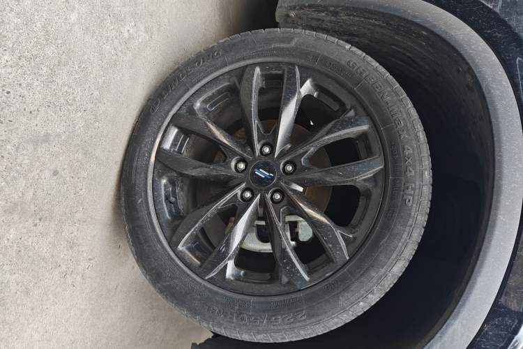 Used CHANGAN OSHAN X5 2022 Sport Edition 1.5T DCT Hurricane Sonic Right Front Wheel Hub