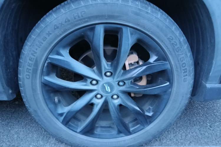 Used CHANGAN OSHAN X5 2022 1.5T DCT Xiake Edition Right Front Wheel Hub