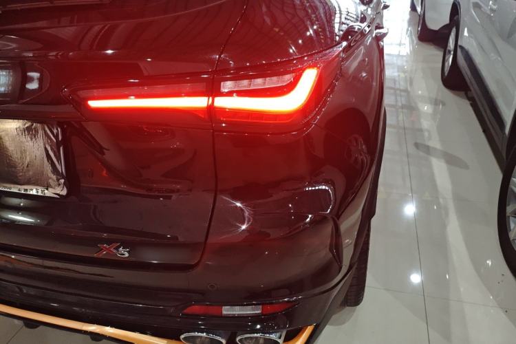 Used CHANGAN OSHAN X5 2022 Sport Edition 1.5T DCT Cyclone Assault Right Rear Taillight