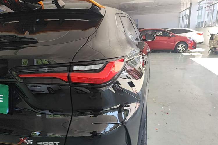 Used CHANGAN OSHAN X5 2022 Sport Edition 1.5T DCT Cyclone Assault Right Rear Taillight