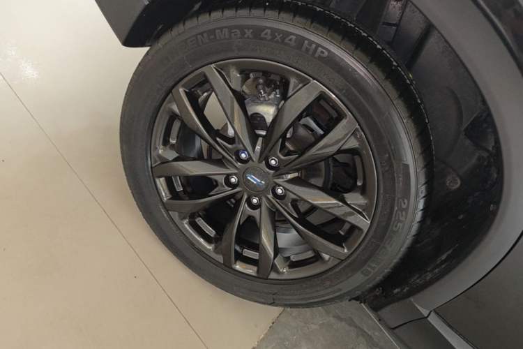 Used CHANGAN OSHAN X5 2022 Sport Edition 1.5T DCT Hurricane Sonic Right Rear Wheel Hub