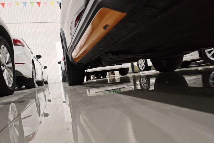 Used CHANGAN OSHAN X5 2022 Sport Edition 1.5T DCT Cyclone Assault Right Side Sill