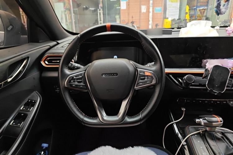 Used CHANGAN OSHAN X5 2022 Sport Edition 1.5T DCT Hurricane Sonic Steering Wheel