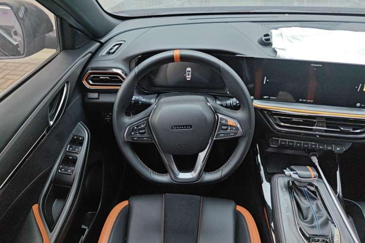 Used CHANGAN OSHAN X5 2022 Sport Edition 1.5T DCT Hurricane Sonic Steering Wheel