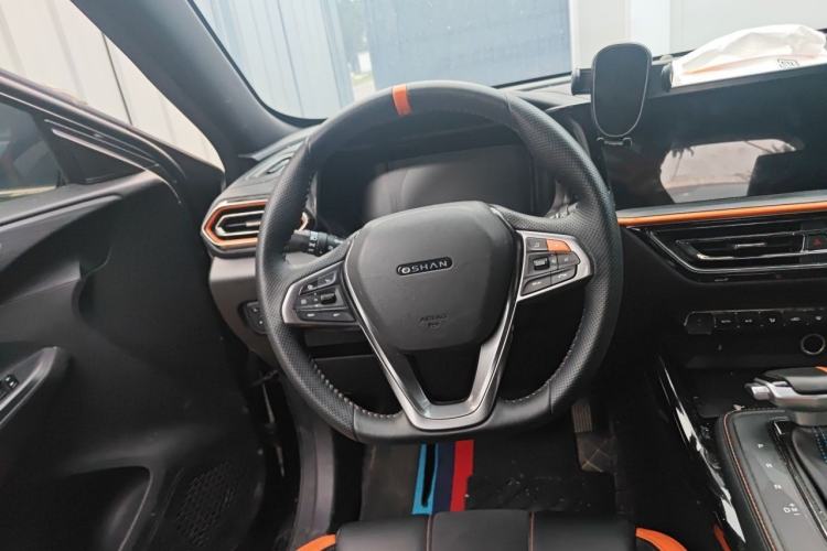 Used CHANGAN OSHAN X5 2022 Sport Edition 1.5T DCT Hurricane Sonic Steering Wheel