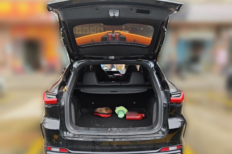 Used CHANGAN OSHAN X5 2022 Sport Edition 1.5T DCT Hurricane Sonic Trunk