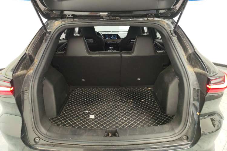 Used CHANGAN OSHAN X5 2022 Sport Edition 1.5T DCT Cyclone Assault Trunk