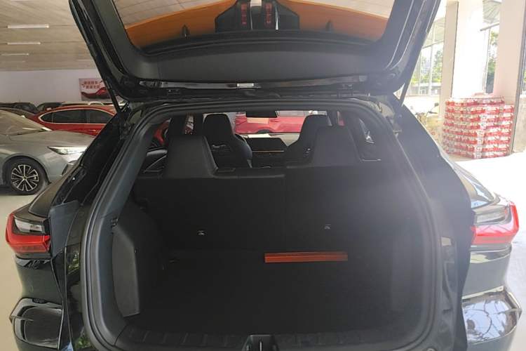 Used CHANGAN OSHAN X5 2022 Sport Edition 1.5T DCT Cyclone Assault Trunk