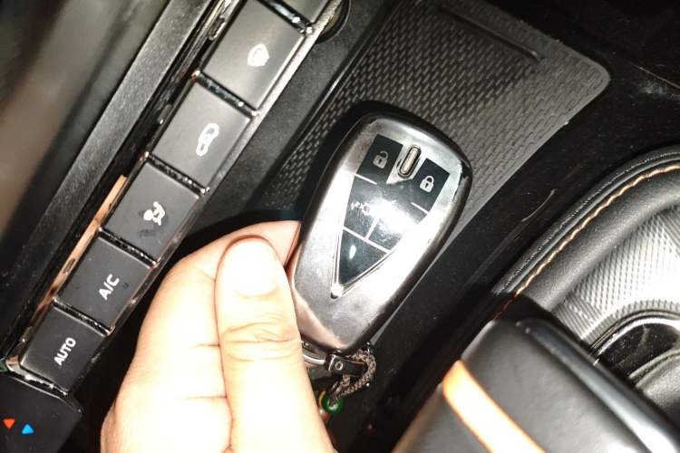 Used CHANGAN OSHAN X5 2022 Sport Edition 1.5T DCT Cyclone Assault Vehicle Key