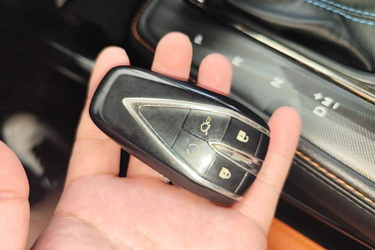 Used CHANGAN OSHAN X5 2022 Sport Edition 1.5T DCT Cyclone Assault Vehicle Key