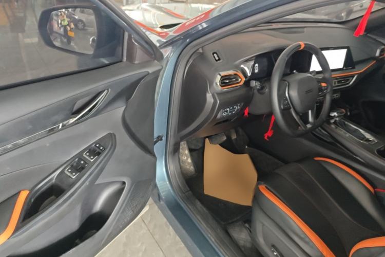 Used CHANGAN OSHAN X5 2022 Sport Edition 1.5T DCT Hurricane Sonic Driver Seat