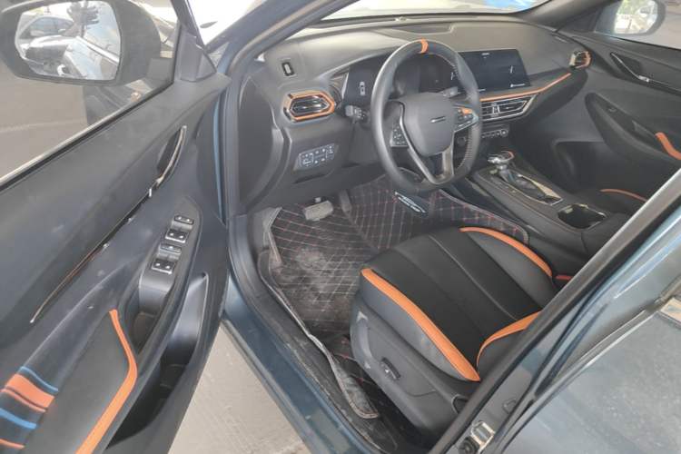 Used CHANGAN OSHAN X5 2022 Sport Edition 1.5T DCT Hurricane Sonic Driver Seat
