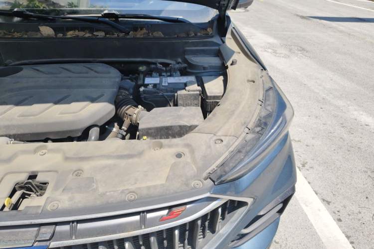 Used CHANGAN OSHAN X5 2022 1.5T DCT Tiger Roar Limited Edition Engine Bay Left
