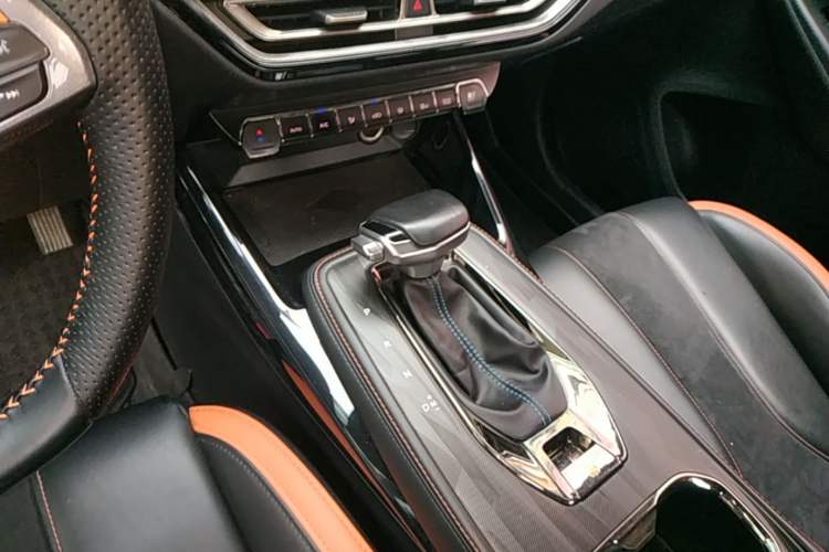 Used CHANGAN OSHAN X5 2022 Sport Edition 1.5T DCT Hurricane Sonic Gear Lever