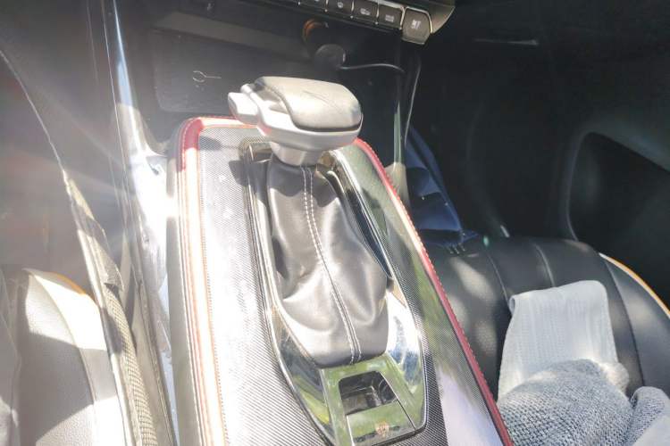 Used CHANGAN OSHAN X5 2022 1.5T DCT Tiger Roar Limited Edition Gear Lever