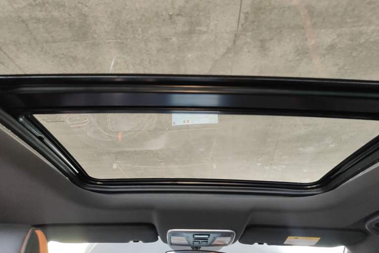 Used CHANGAN OSHAN X5 2022 Sport Edition 1.5T DCT Hurricane Sonic Headliner