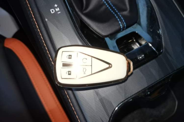 Used CHANGAN OSHAN X5 2022 Sport Edition 1.5T DCT Hurricane Sonic Interior 1