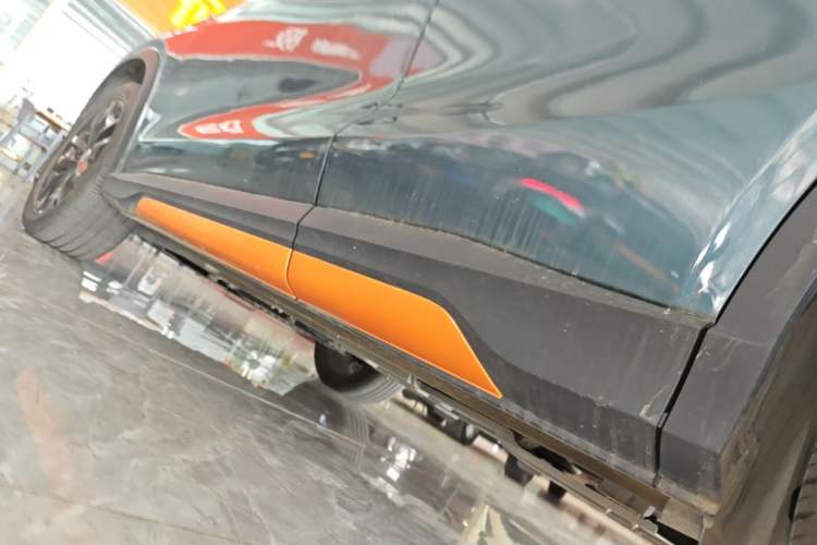 Used CHANGAN OSHAN X5 2022 Sport Edition 1.5T DCT Hurricane Sonic Left Side Sill